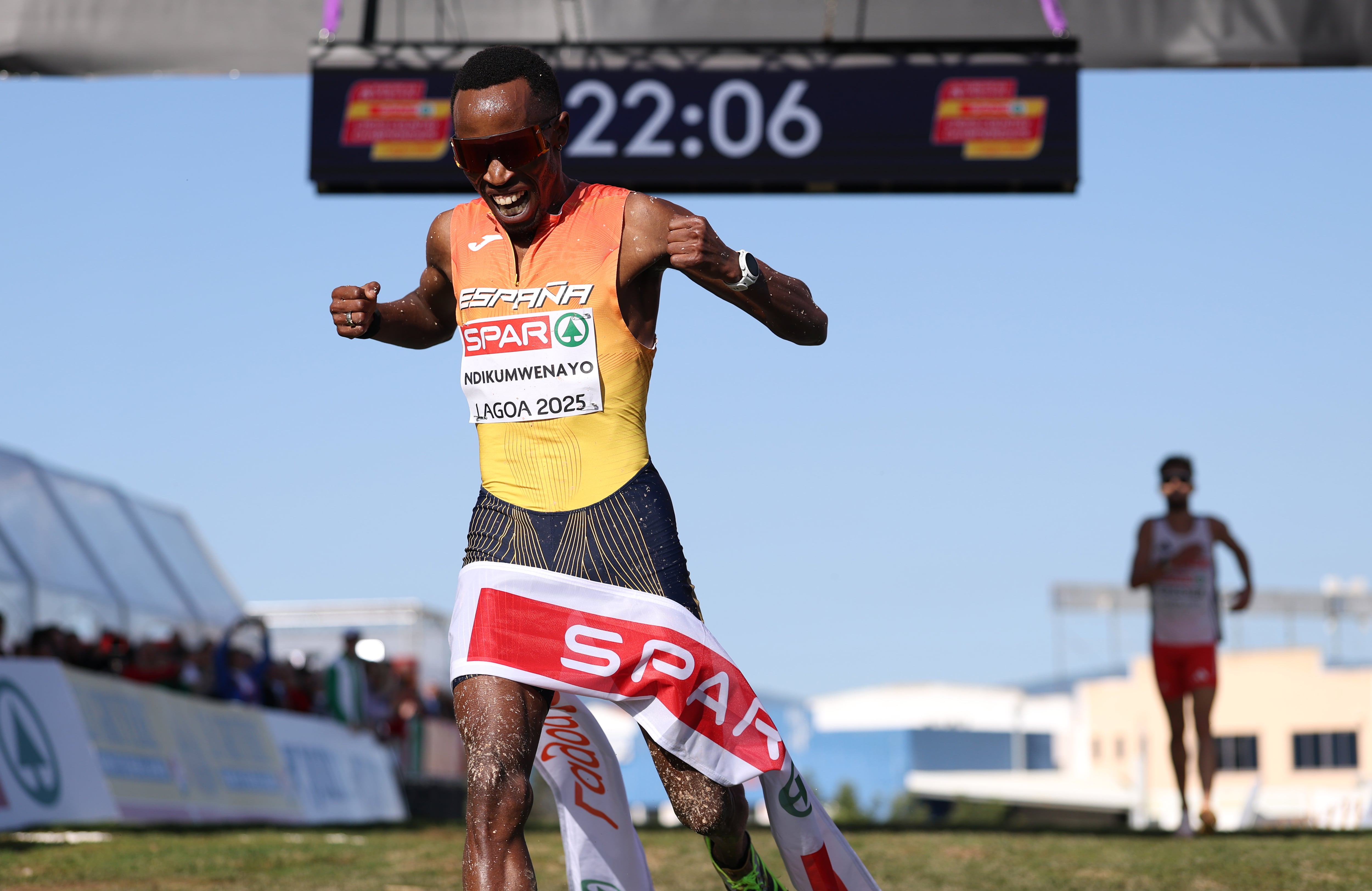 Thierry Ndikumwenayo, campeón pese a todo en el Europeo de cross