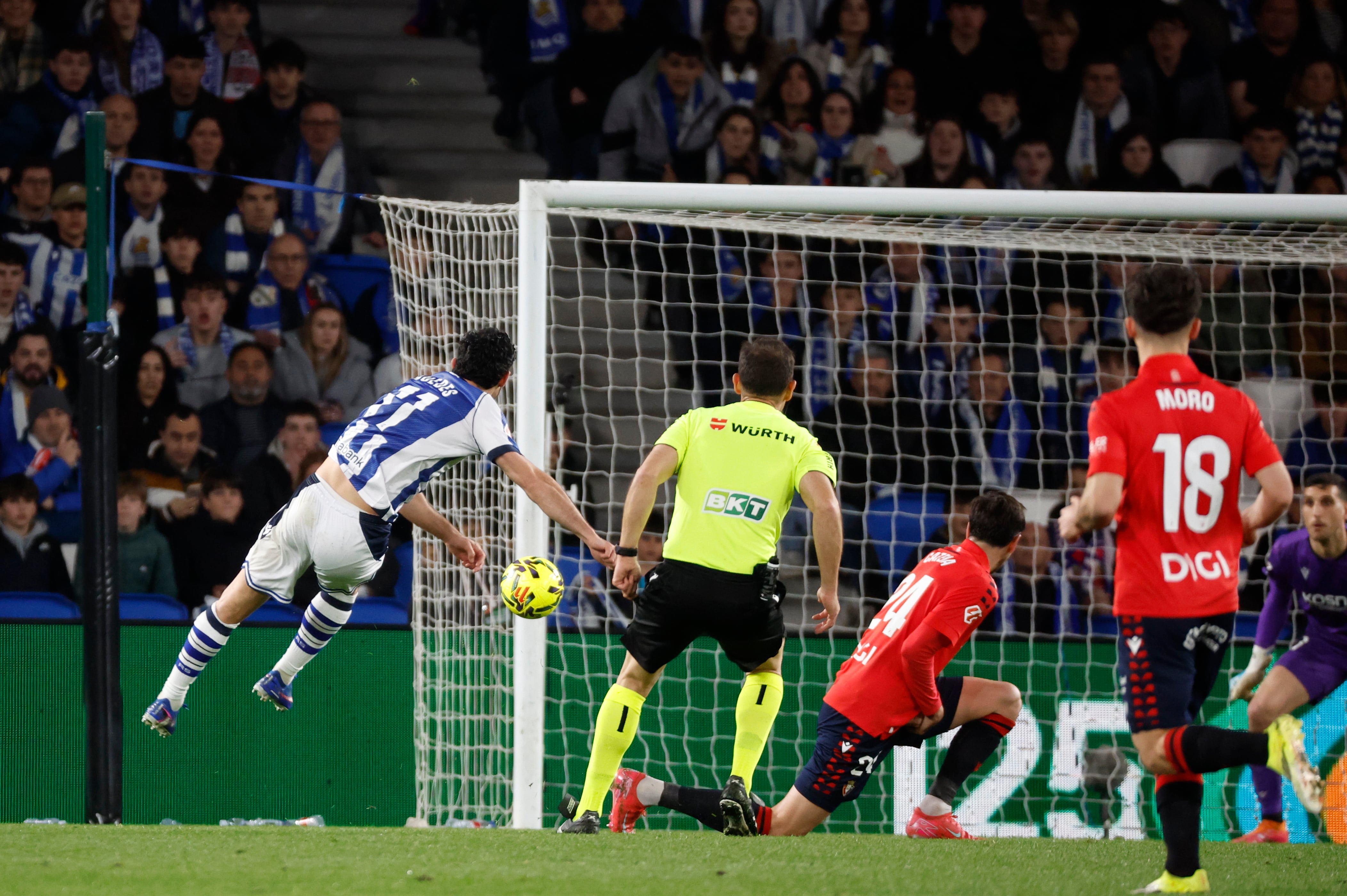 La Real afianza el efecto Matarazzo con otra victoria convincente ante Osasuna