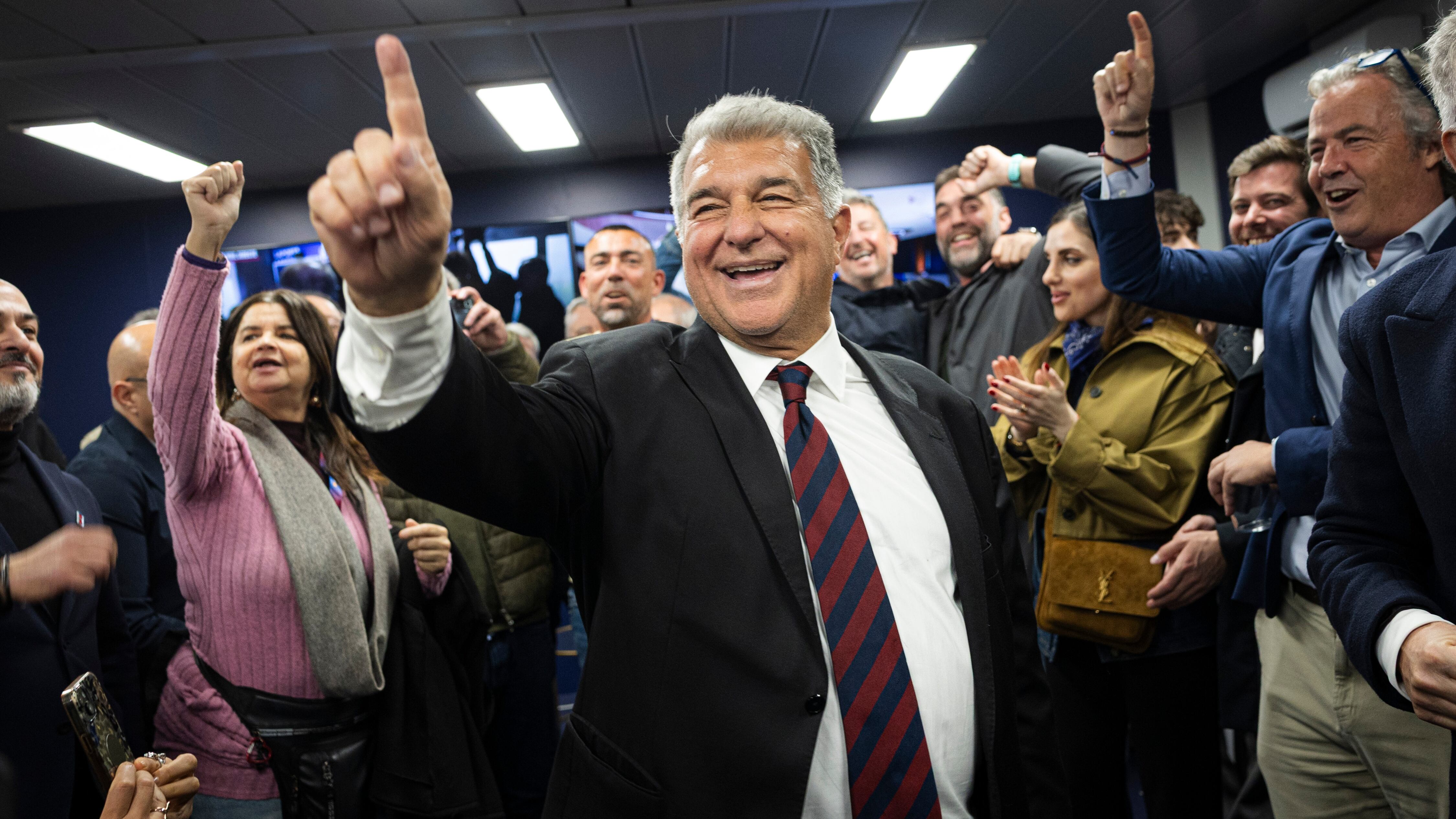 Laporta, reelegido presidente del Barcelona con el 68,18% de los votos ante Víctor Font